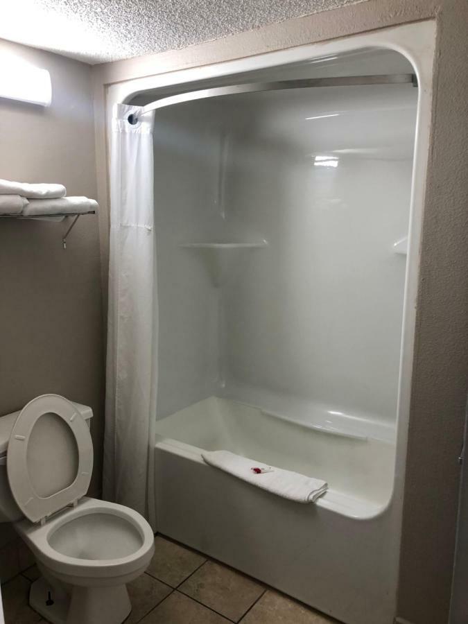 Hotel Super 8 By Wyndham Orangeburg Near I-26 Esterno foto